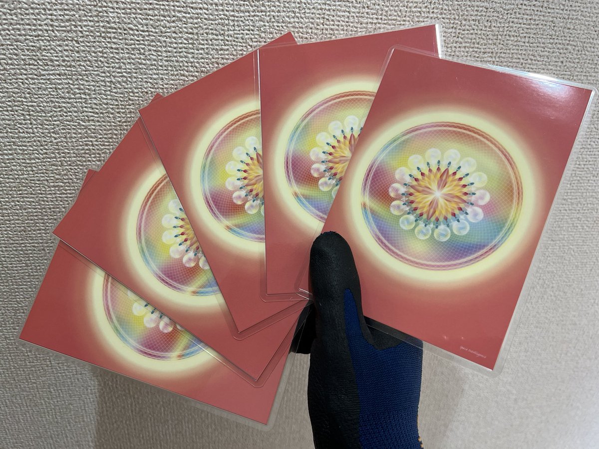 カードにジャンボタニシでも練り込んであるのだろうか?🤔