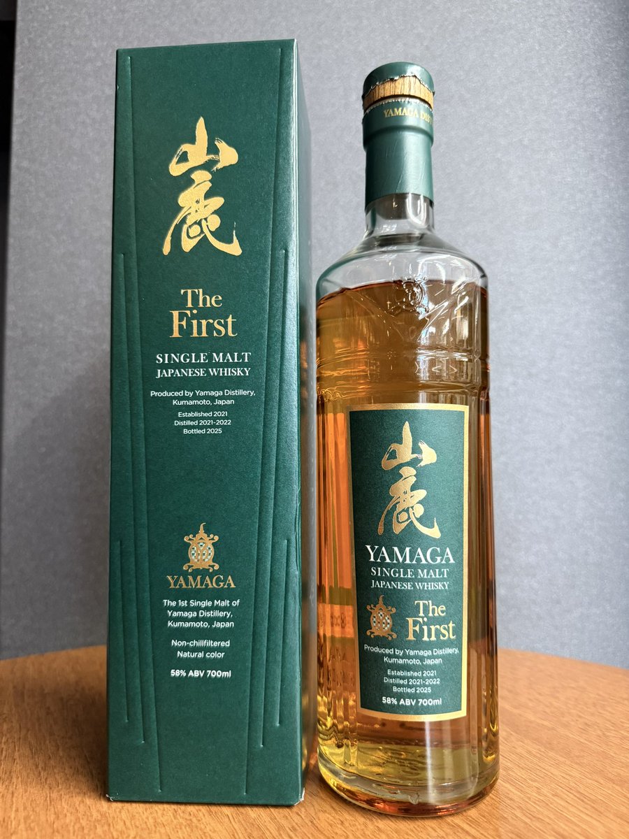 Im_hakata's tweet photo. 九州ウイスキー『山鹿The First』入荷しました。バニラクリーム、チョコシフォンケーキのような香りとビターチョコレートのような甘く芳醇な風味が特徴です。アルコール度数58%ですが、とても飲みやすいです。

#博多BAR
#お酒の美術館
#ウイスキー
#立ち飲み
#山鹿ザファースト https://t.co/LGK8YLnR2I