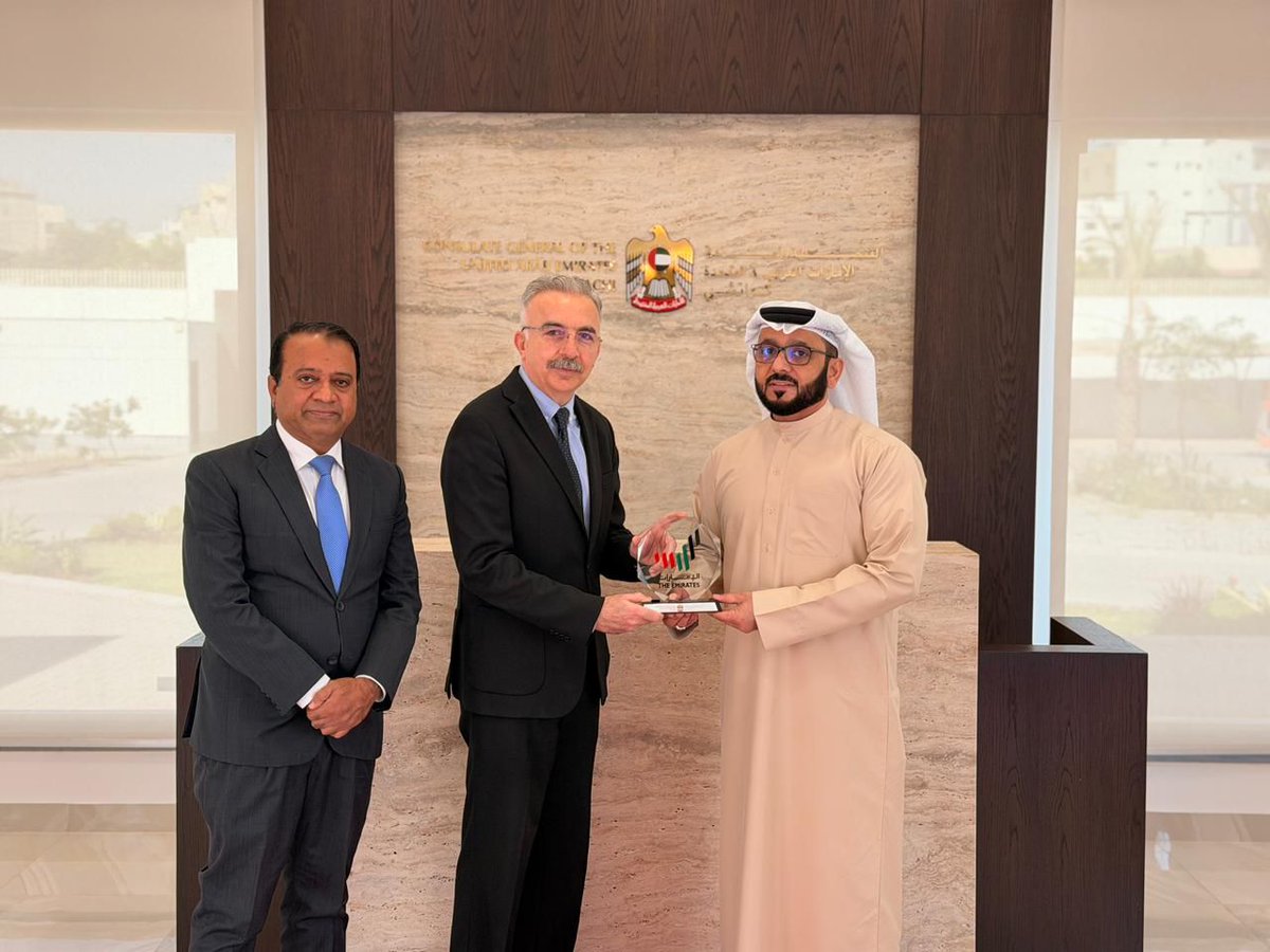 تحت رعاية سفير دولة #الإمارات العربية المتحدة في #إسلام_أباد والدعم من القنصلية العامة لدولة الإمارات العربية المتحدة في #كراتشي، TDAP والعارضون الباكستانيون حققوا حضورًا قويًا في معرض جلفود. وقد عزز هذا التعاون الروابط التجارية بين الإمارات وباكستان ودعم التوسع الاقتصادي