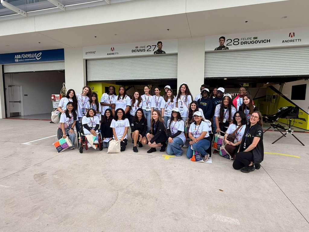 NAFMiami's tweet photo. Our STEM students from Miami Lakes Educational Center got an exclusive behind‑the‑scenes look at the Miami Formula E race, from simulators to workshops. Huge highlight: Sonia Samaroo presenting Nico Müller with the Pole Position Award.  #YourBestChoiceMDCPS #BeFutureReady https://t.co/HvaUBN4c35
