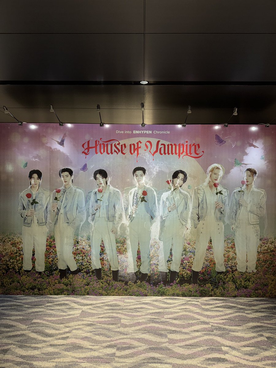 reypyonn's tweet photo. House of Vampire 先行内覧会へ行ってきました❤️🔪
VRコンサート同様メンバー全員とアイコンタクトが取れるのでengeneは行ってね👀🦇🩸
帰りにプン達が行ったご飯屋さんで、プン達と同じ席で厚切り牛タン定食を頂いてきました🍚👍🏻
#enhypen
#EN_HouseofVampire https://t.co/qrAKQyhBZw