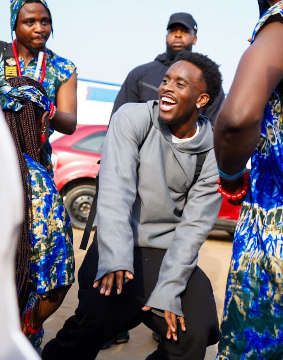 ÅŸ0𝕸Į𝕯Ē💜👟 tweet media