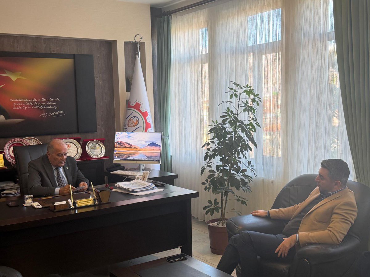 Bugün CHP Hekimhan İlçe Başkanlığımızı, Hekimhan Belediyemizi ve ilçemizin esnaflarını ziyaret ettik. İlçe Başkanımız Sedat Öztürk, Belediye Başkanımız Mehmet Şerif Yıldırım ve örgütümüzle birlikte Hekimhan’ın deprem sonrası durumunu, belediyemizin yürüttüğü çalışmaları ile