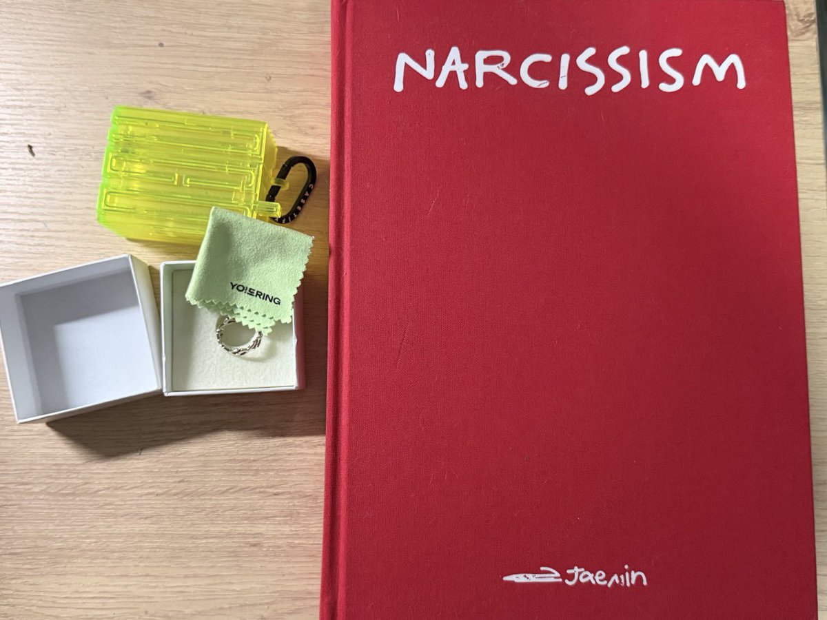 - Narcissism 2300 บาท พร้อมโอน2000 
ตำหนิถลอกตามfrontกับรอยขูด (ไม่มีผลกับข้างใน)
- Casetify nct airpod pro gen 2 lightning 500 บาท
- Yo! RING size 17  600 บาท

ส่งฟรีทุกชิ้นค่า
*ขอรูปเพิ่มเติมได้ค่ะ*

#ตลาดนัดnct #ตลาดนัดnctdream #ตลาดนัดnct127