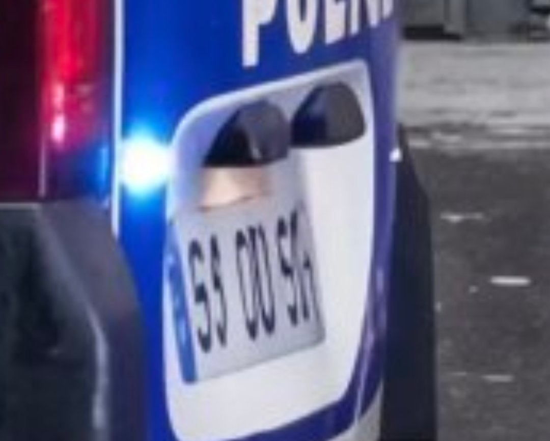 <a href="/GilbertCollard/">Gilbert Collard</a> Oooooh comme c'est subtil, d'avoir coupé les erreurs sur cette photo générée par IA 😂
Décidément, le camp du Bien et de la Vérité à définitivement un problème avec la réalité...