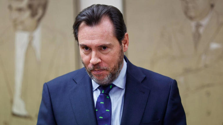 JRCR_1949's tweet image. La línea de AVE Madrid-Sevilla ha llegado al fin de su vida útil.
- El BEI dio 90 millones en 2022 para renovar la vía
- Bruselas alertó en 2023 que la línea estaba "obsoleta" y dio 111 millones para mejoras.
(ElEspañol)

Dónde está el dinero, Óscar... dónde está el dinero...!!!