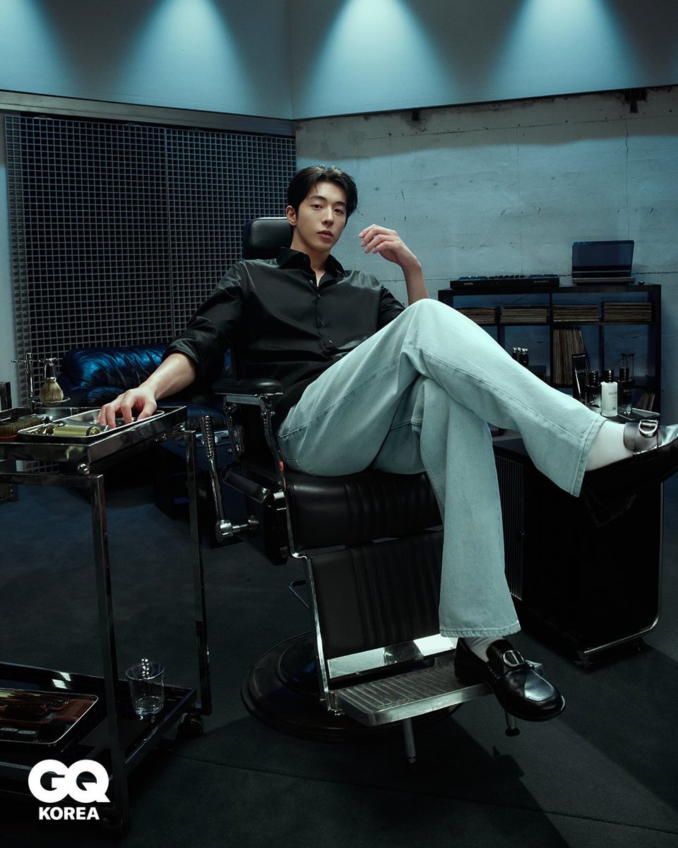 NamjoohyukTH's tweet photo. ถ้าแสดงซีรีส์ลุคนี้เราจะอยู่กันยังไง หล่อแบบคนรวยมาก หล่อแบบกรมอุตุพยากรณ์ไม่ได้เพราะหล่อเกินต้าน! https://t.co/En6O1i8xoN
