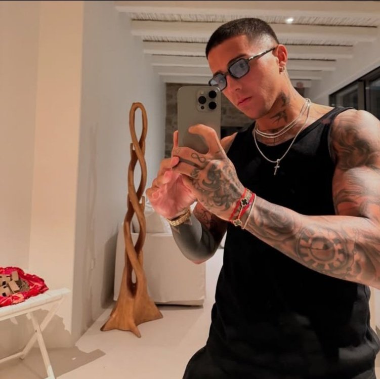 el brazo 🫦 que hijo de puta
