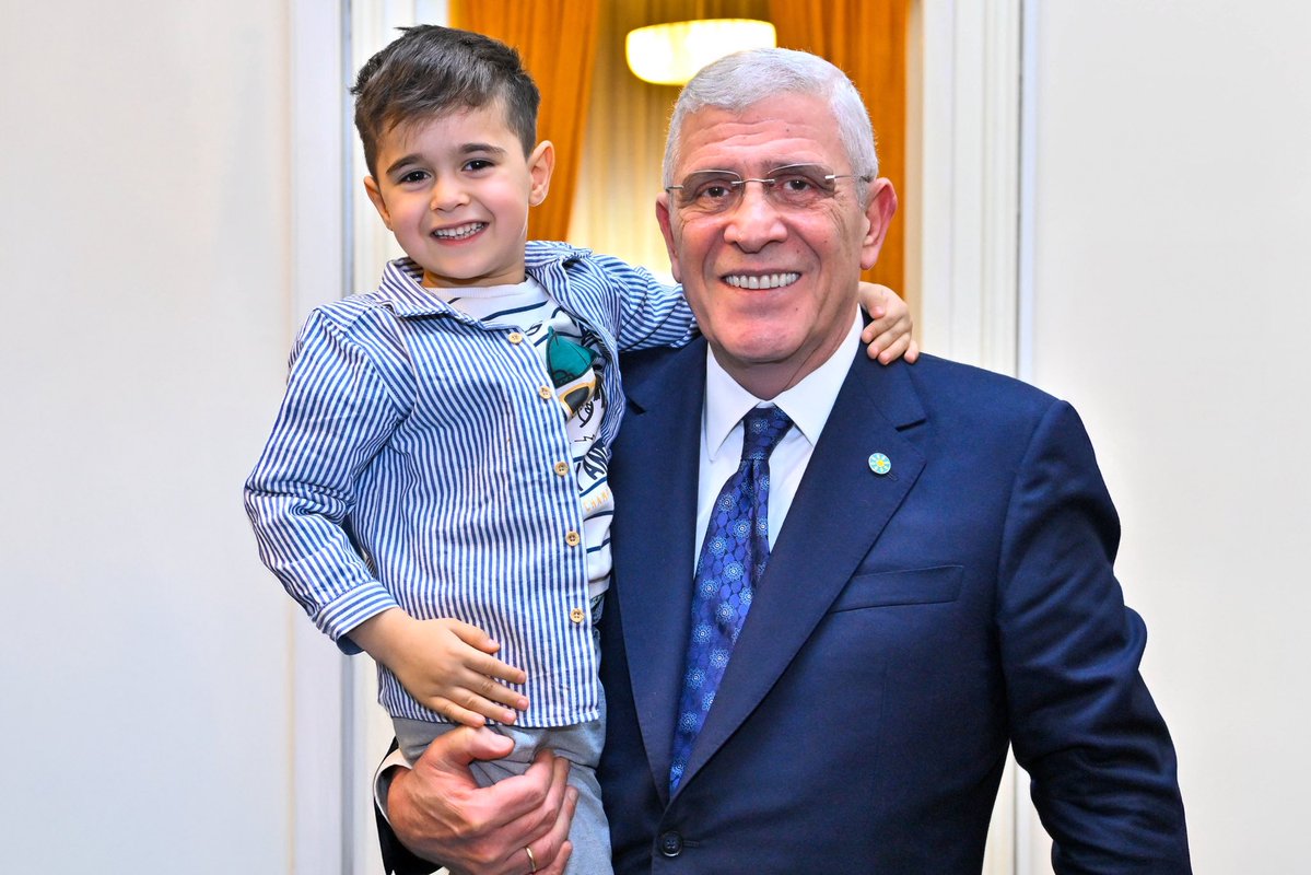 İmralı canisi umuda değil, mezara kavuşuncaya kadar #BizBuradayız!