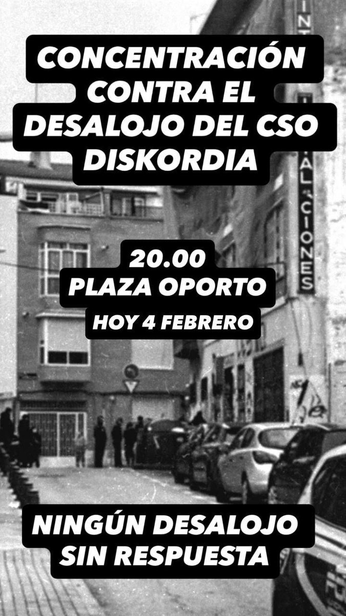Esta mañana varias furgonas de la policía, desalojaban Diskordia, en carabanchel, con 3 compas dentro.

¡Okupación, resistencia y acción directa !