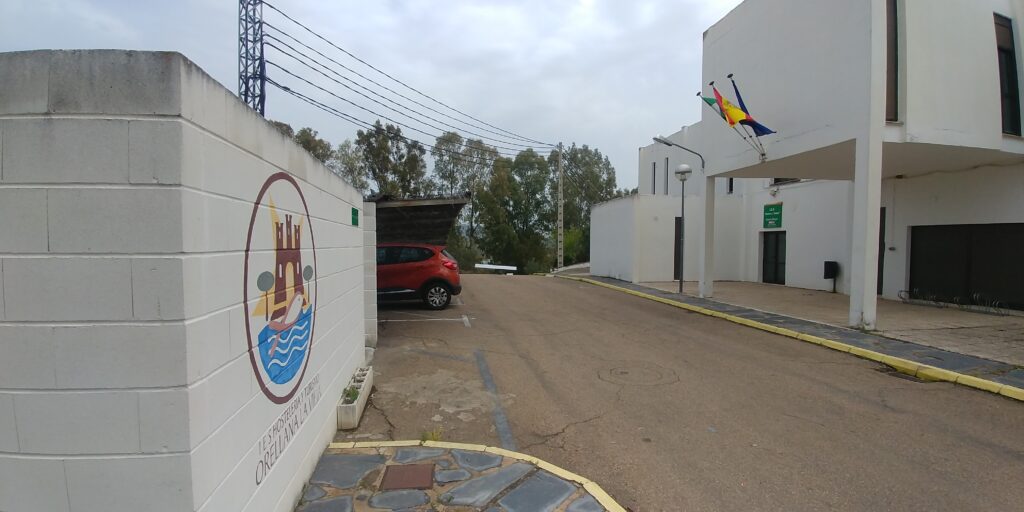 El IES Hostelería y Turismo hace un llamamiento a los vecinos con viviendas en alquiler costadulcefm.es/el-ies-hostele…