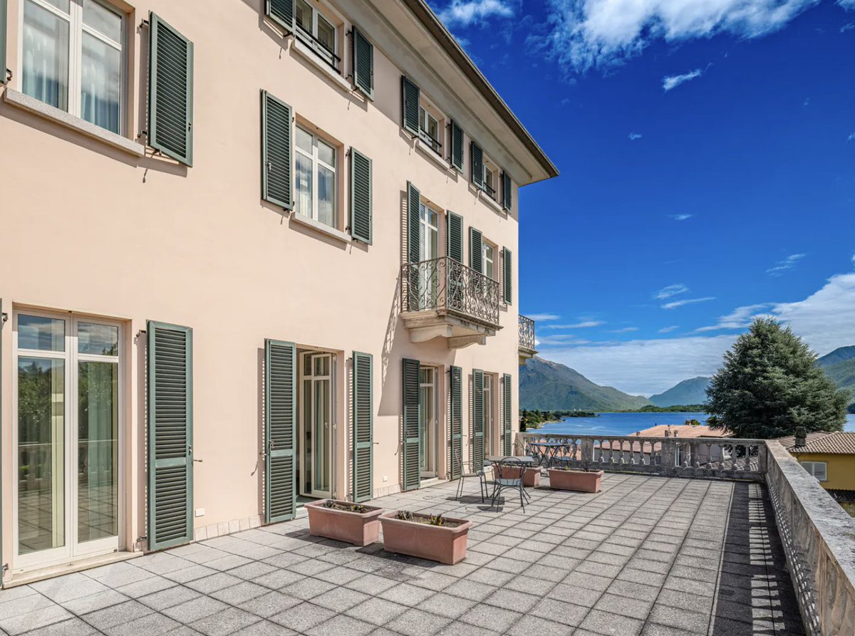 TimurNegru's tweet image. I didn't think this was possible but here we are.

An 18 room hotel on Lake Como with an asking price of €1.95M. Lake Como is like catnip for hoteliers and investors.

For context, several major brands at the upper-mid to luxury end (Marriot, Ritz-Carlton etc.) are actively…