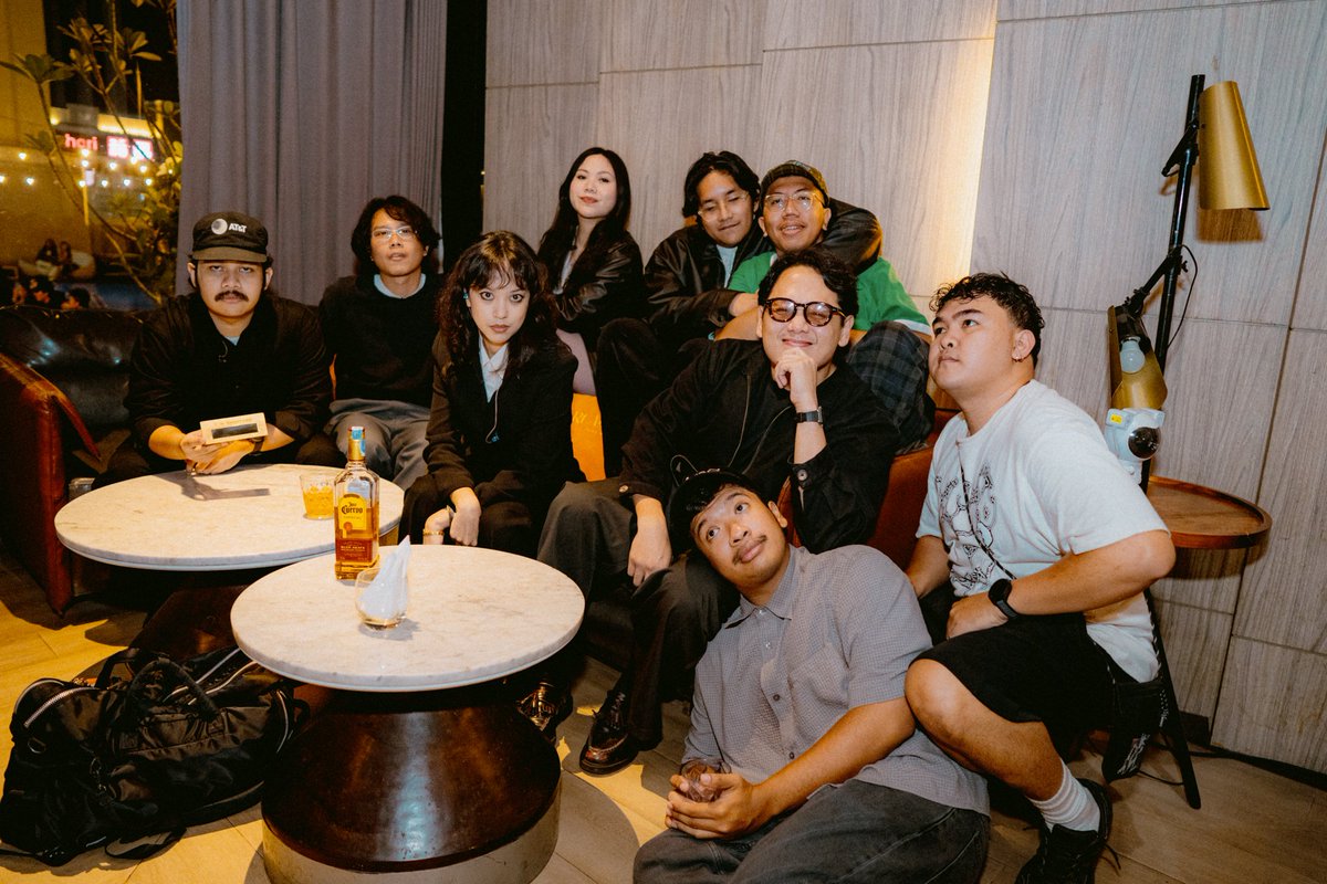 juuubar's tweet photo. Bersama geng sirkus ke jogja he he he~ https://t.co/lzyORpjuaV