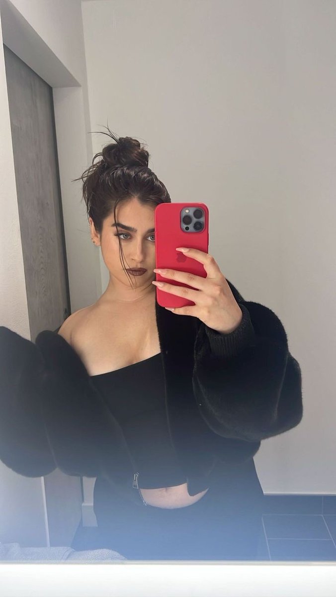 hourly lauren (@hourlylauren) on Twitter photo 