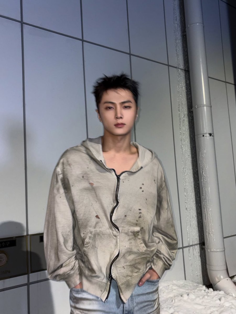 JAYWONGEWE's tweet photo. Prinsip Jay : pokoknya rambut biniku (Juwi) gaboleh lebih pendek dari rambutku, begitupun burungnya🥰 https://t.co/UGTTRC4eCH