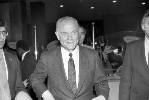 StateLibraryFL's tweet photo. #ONTD in 1962, astronaut John Glenn became the first American launched into orbit. While aboard the "Friendship 7" spacecraft, Glenn reached an altitude of 162 miles and completed three orbits in a flight lasting just under five hours. @FLMemory @America250FL @NASAKennedy https://t.co/90qwzW66ja