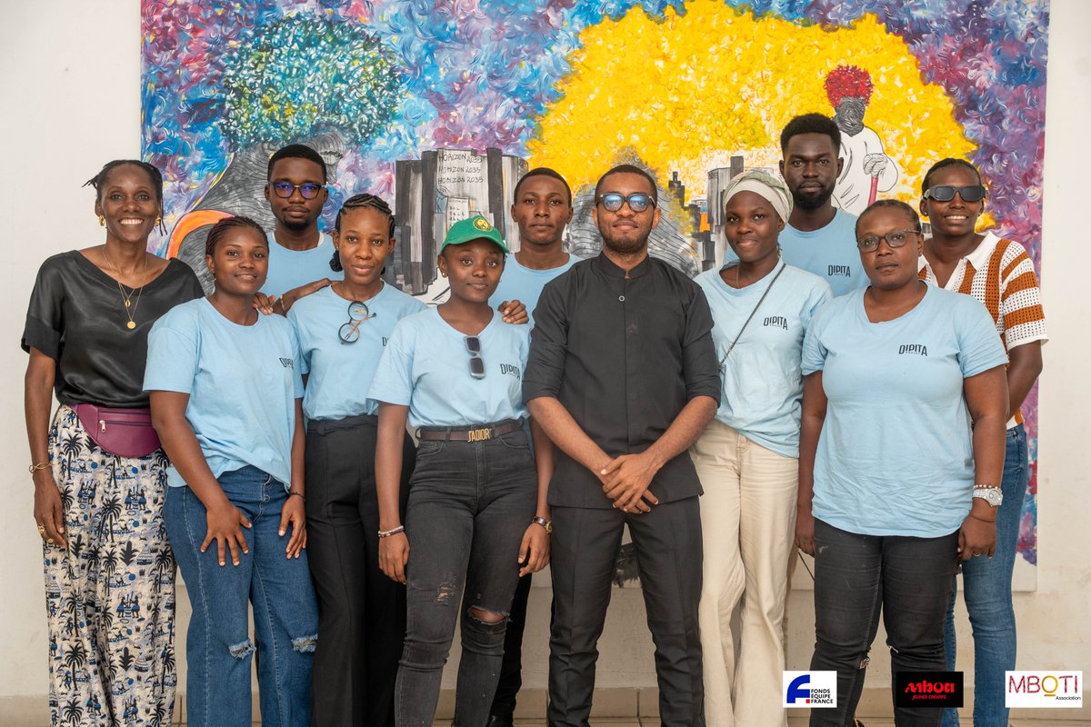 BapaYves's tweet photo. Pour ma première sortie annuelle, j’ai donné une courte formation à la cuvée de janvier du projet #DIPITA de la #MBOTIWeek soutenu par @FondsEquipeFrance.
La formation était sur l’importance d’avoir une #marque pour construire un business qui perdure dans le temps.
#MrBrand https://t.co/EMIaNtuUi9
