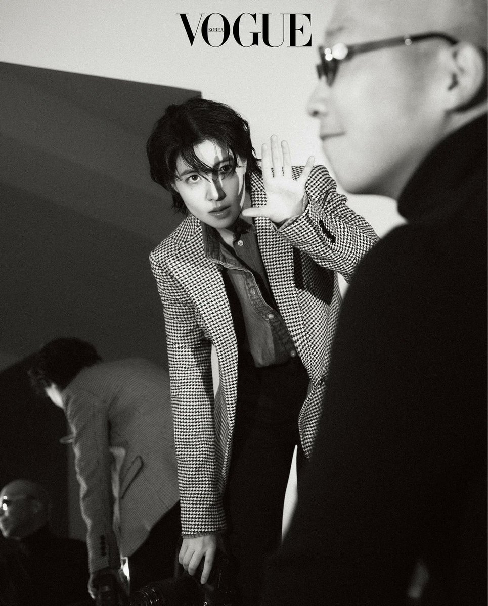 uzhyi4g8's tweet image. 보그 심은경도 봐줘요 졸라 잘생겼으니까