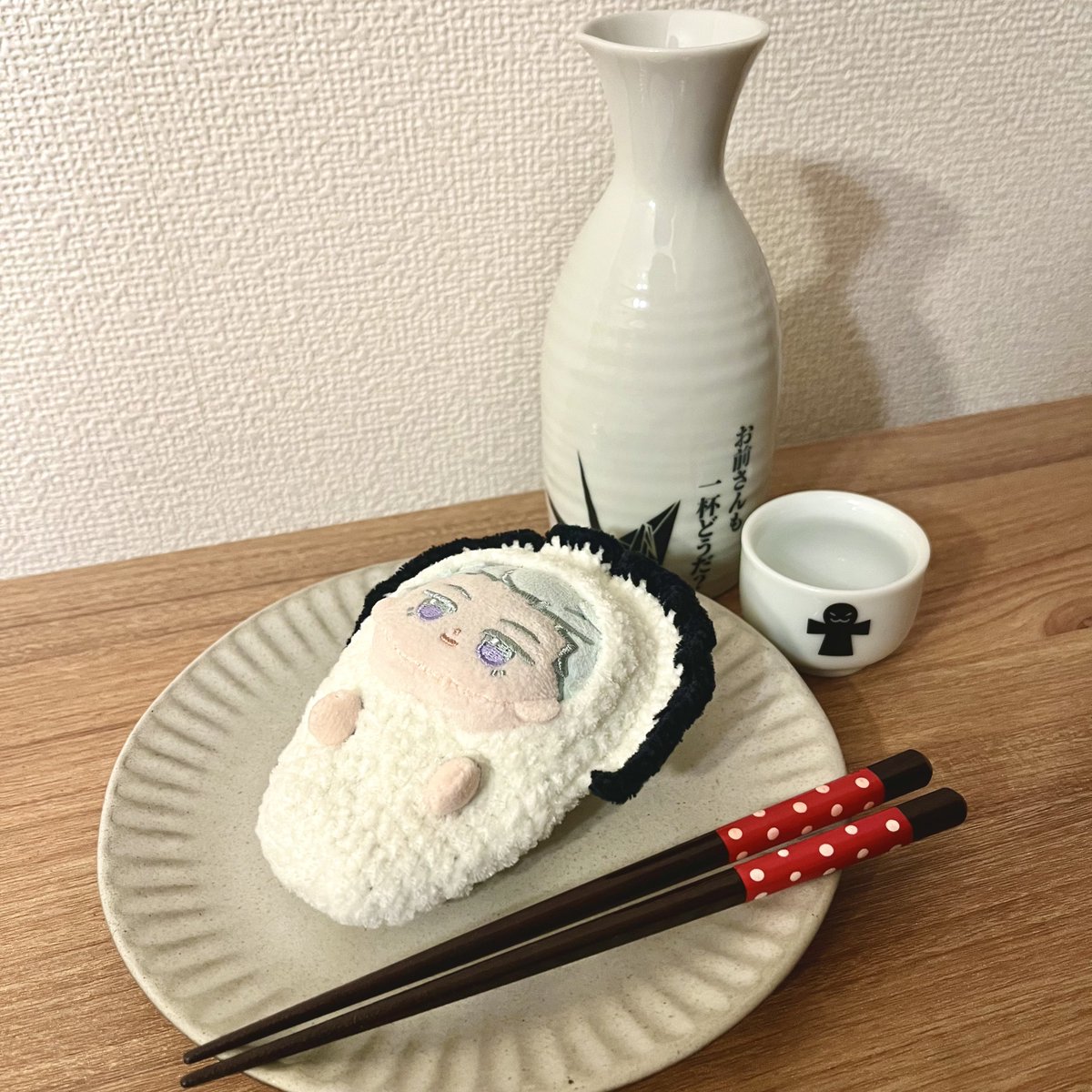 You_Got_Me__'s tweet photo. ろた(@snow_rota)さんのカキきぐるみをお迎えしました🦪 らっこさんと同様、おててが前に出るので寝かせてもかわいい！ これだけでお酒が飲めるかわゆさです🎶 https://t.co/q2wu4nmlkF