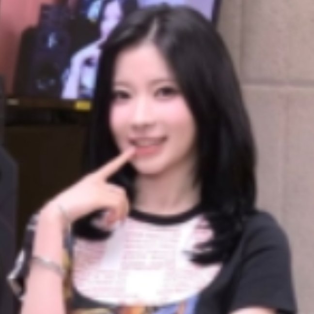 UmDougras's tweet image. Who’s in your pfps? 

Discord: Giselle (Aespa)
Main twt: Eu com um pc da Tzuyu (Twice)
Priv twt: Rei (IVE)
Instagram: Eu
Pinterest: Não uso
Youtube: Rami (Babymonster)
Tiktok: A-na (H2H)
Steam: Sakura (Le Sserafim)
Spotify: Momo (Twice)
Bluesky: Eu (era a Winter)
WhatsApp: Eu