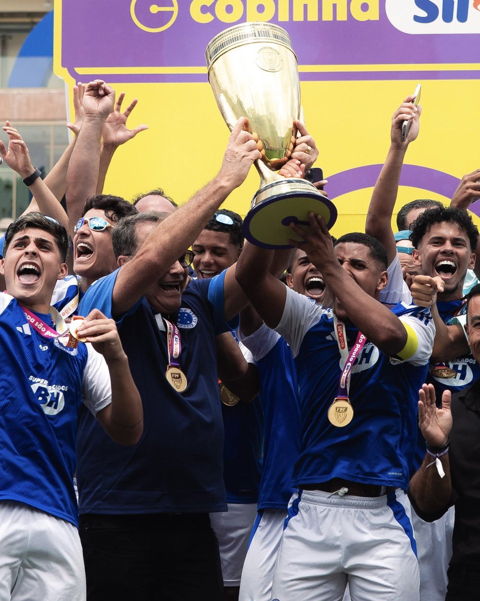 DiaDe_Cruzeiro's tweet image. Estou com uma impressão de que o Cruzeiro vai apostar MUITO na base esse ano

📸 Mauro Galvão