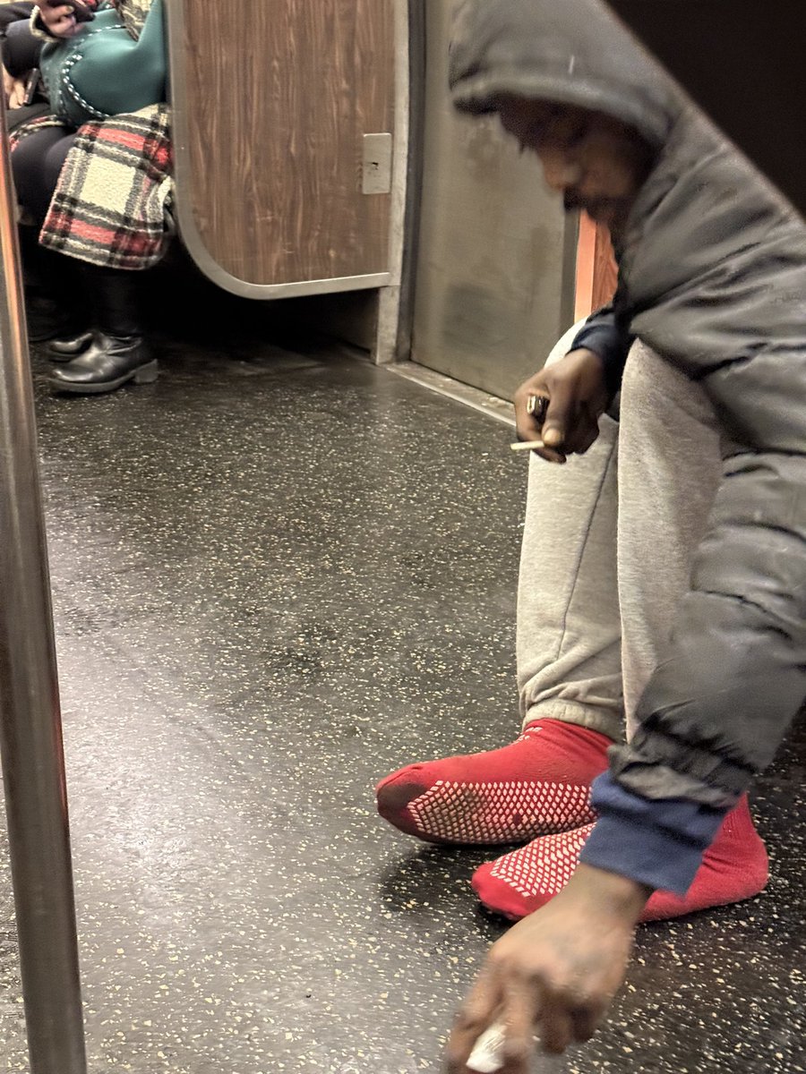 ronalezama's tweet photo. Today on the #MTA we witnessed a situation that shouldn’t be normal. Public transit is for everyone — but people in crisis need services, not invisibility. https://t.co/JUfdbXiviR