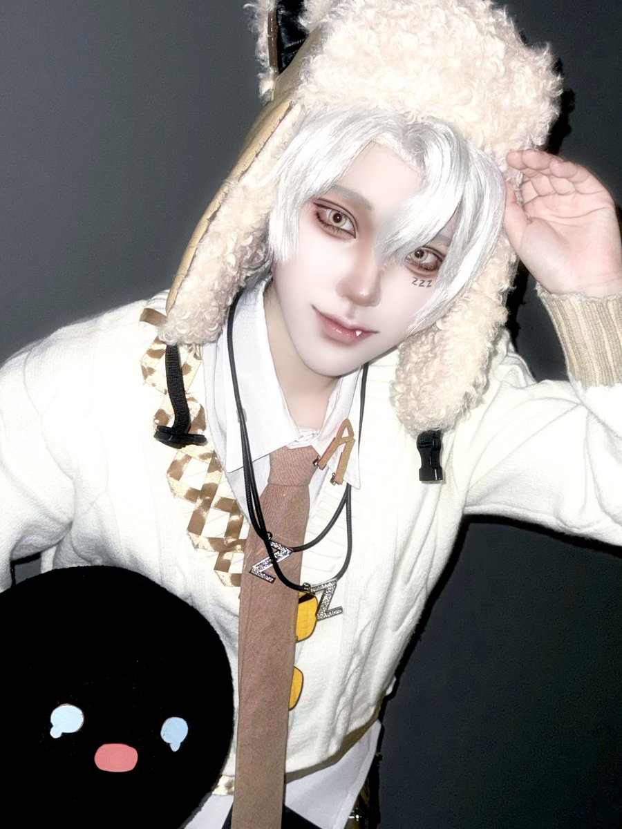 의도한 건 아닌데 
비슷한 포즈 다른 느낌