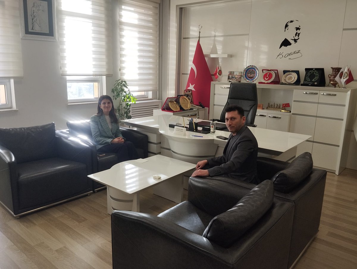 CBarosu's tweet photo. Çankırı 2. Ağır Ceza Mahkemesi Başkanı Sümeyye KELEŞOĞLU Baro Başkanımız Av. Mustafa DENİZ ı makamında ziyaret etti. Nazik ziyaretlerinden dolayı teşekkür ederiz. https://t.co/bRuxnLmVCB