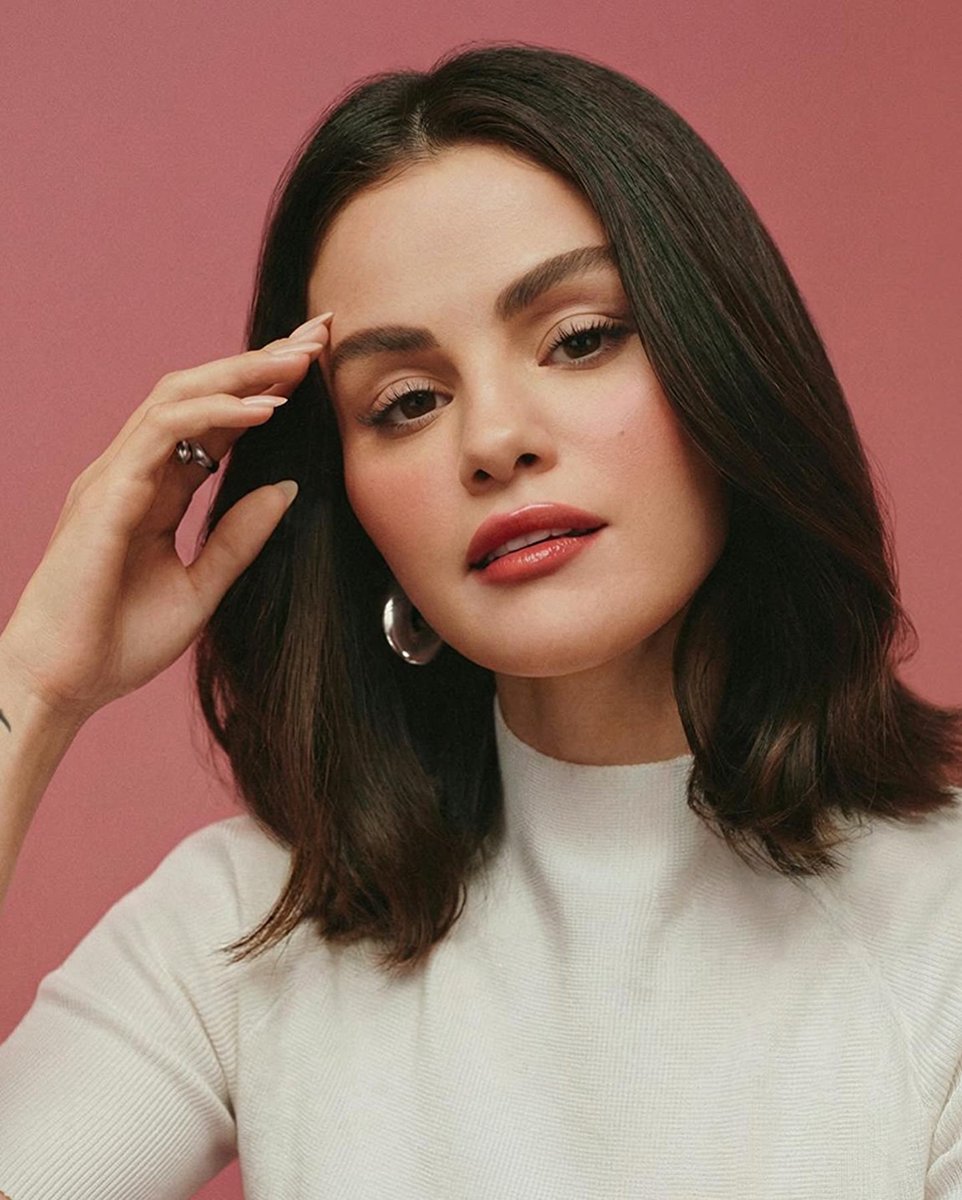 GomezAnalytics's tweet image. “Rare Beauty” is on track to become the fastest celebrity makeup brand in history to reach an estimated $3 billion net worth.

— With its expansion into Ulta Beauty, the company could surpass the value of “Fenty Beauty” and become the biggest celebrity makeup brand of all time.