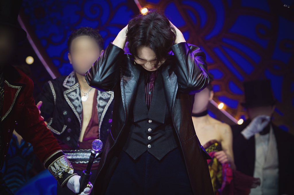 260204 물랑루즈! #이석훈

오늘 저는 말랑루즈 큐티안을 보고 왔습니다. .. 💟