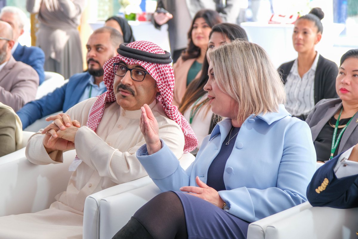 MoeBahrain tweet media