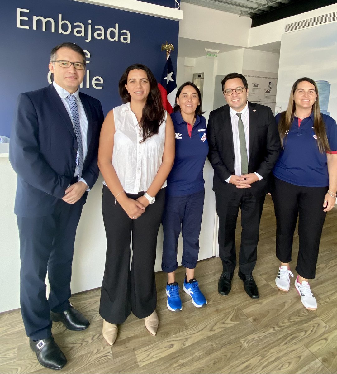 Embajada Chile en Uruguay tweet media