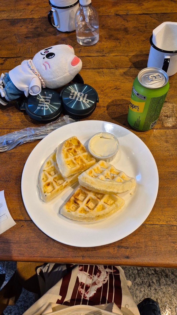 Thabs 🥟🐺 tweet media