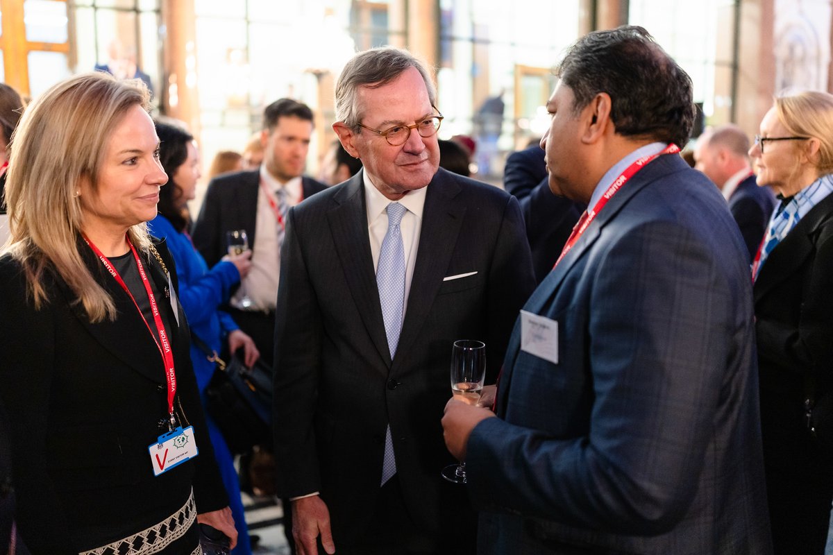 Ambassador Warren Stephens tweet media