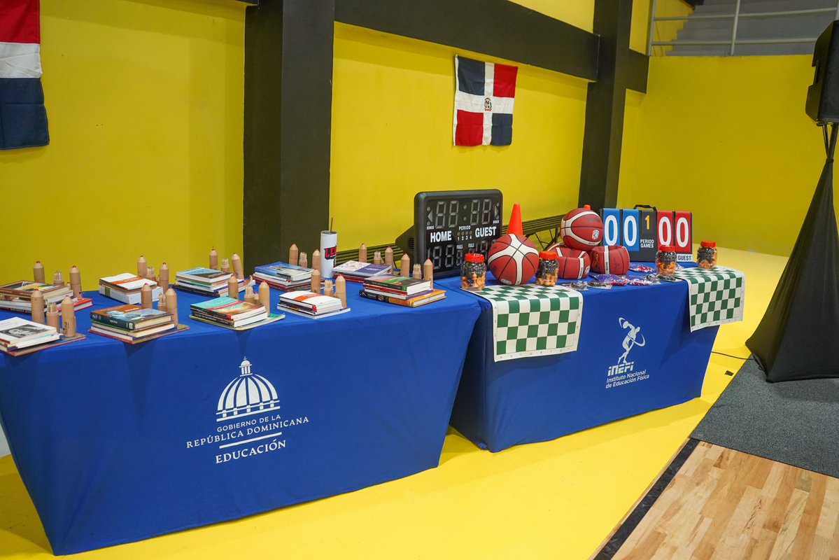 Centro de Iniciación Deportiva Comunitario. (CIDE) 
Villa Consuelo
Distrito Nacional, DN 

Escuela 
Clubes 
Atletas 
Comunidad 
El Barrio