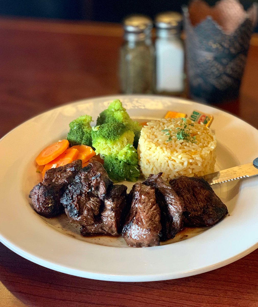 Savor the exceptional taste of Byrne's Steak Tips at Bobby Byrne's! Marinated and chargrilled to perfection, served with rice pilaf and veggies. It's the ultimate treat for your taste buds! 😋🥩 #SteakLovers #BobbyByrnes 🍽️