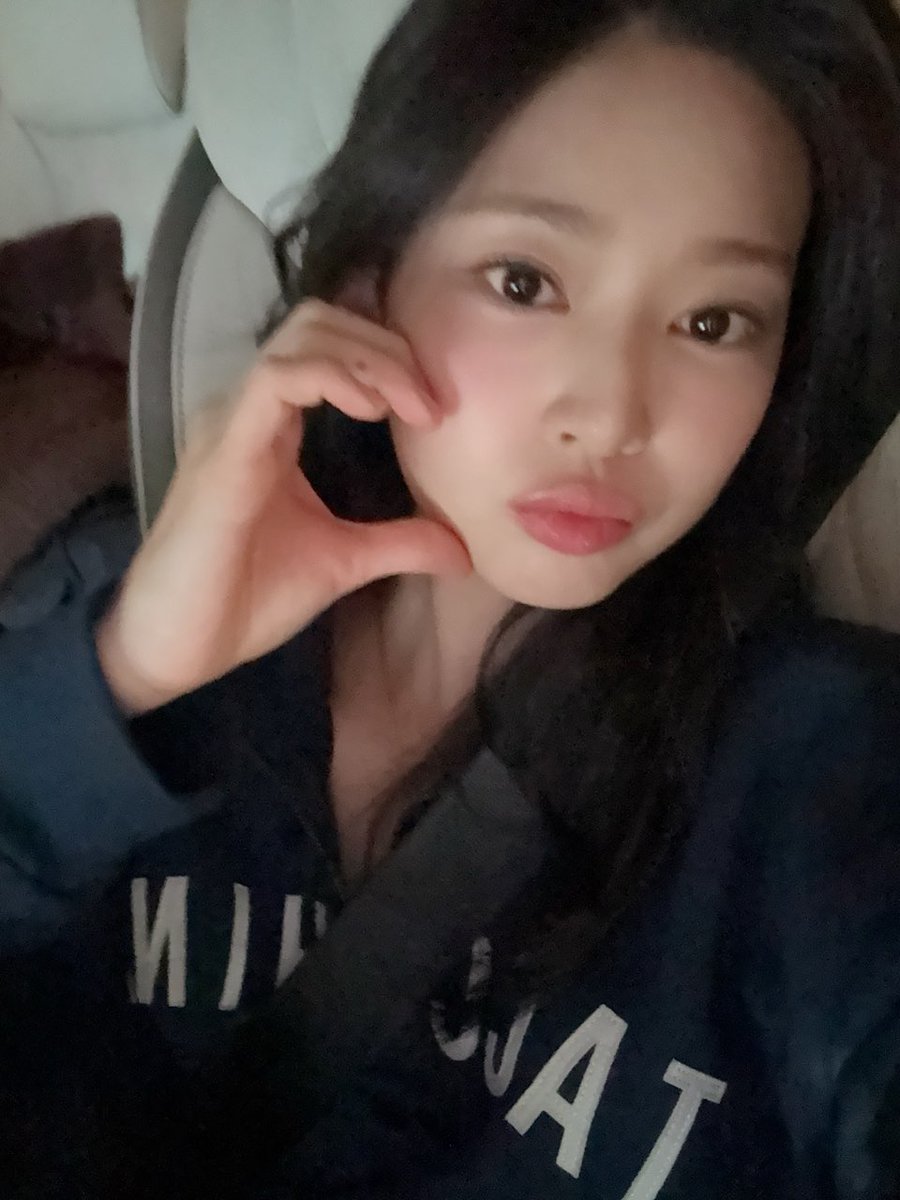 saveminju025's tweet image. 울민주 생일 축하해🫶🏻

#빛나는_민주의_오늘
#OurshiningMinjuDay