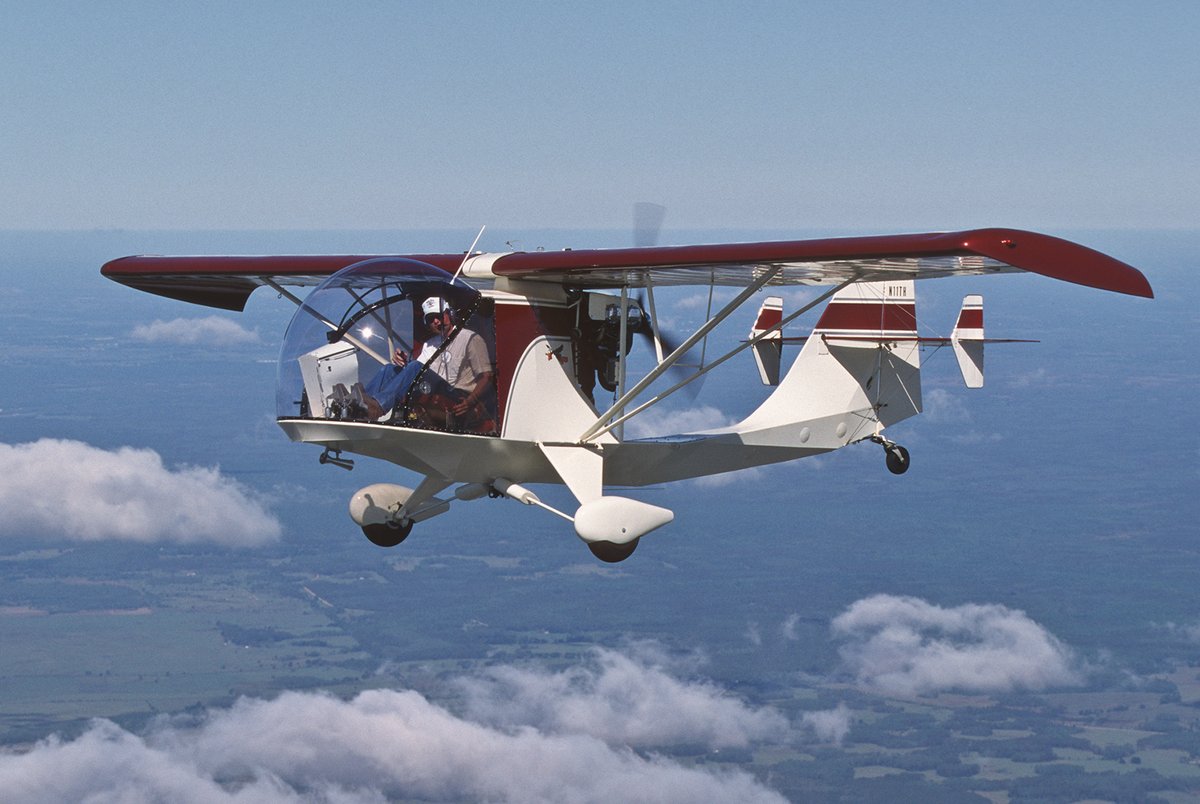 EAA's tweet image. Monte Warne’s Bubble Plane is a stitched-together flying monster, using parts from a Breezy, Bell 47, and various Piper models.

Despite its Frankenstein look, it flies beautifully, giving him an unforgettable panoramic view from its bubble canopy.

#Aviation #Avgeeks #Oshkosh
