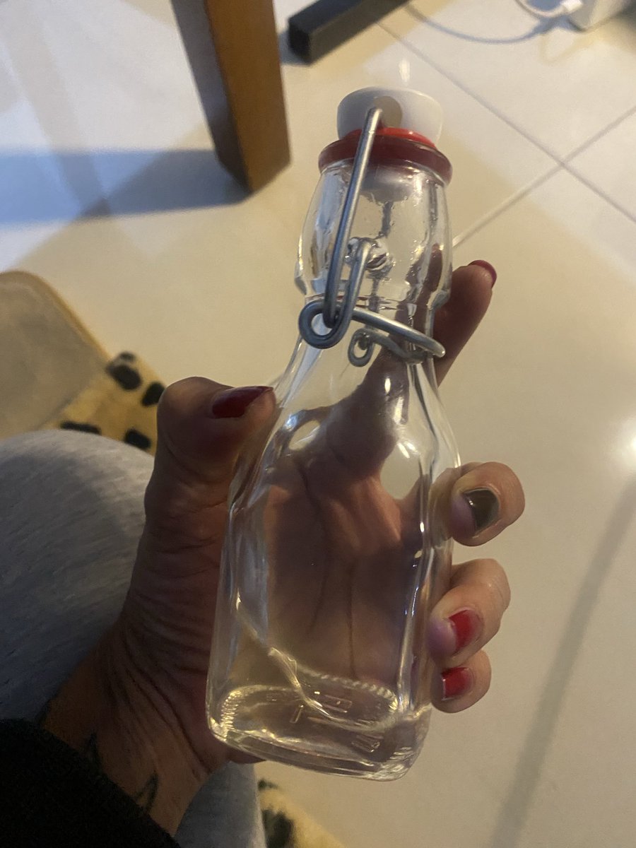 dibawain oleholeh, langsung ceria.
makasih ya!