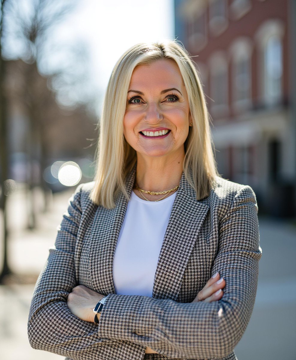 Steelerecruit's tweet photo. I know within 10 minutes if an EA or Chief of Staff is a leader.
This week, I met one who could run operations better than most managers. Calm. Strategic, Ownership.
Steele Recruiting-Minneapolis- National reach. #WordsFromDiane #ExecutiveAssistant #ChiefOfStaff #SteeleRecruiting https://t.co/QanIAHfR0G