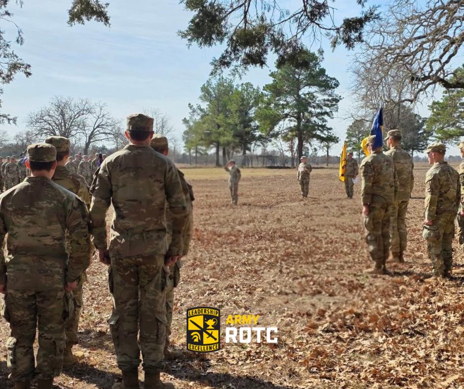 JoinArmyROTC tweet media