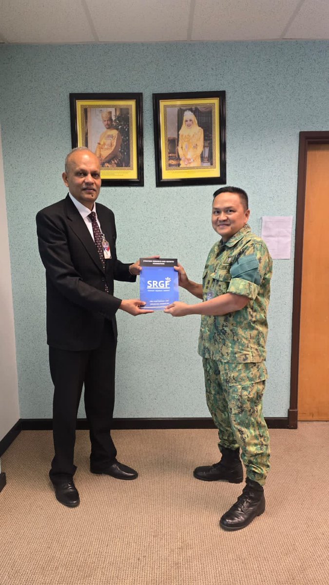 Maj Gen Anil Kashid (Retd) , Dir-IR met with Col Errehman Aziz of the Royal Brunei Armed Forces to discuss enhancing national capabilities and bilateral cooperation. A major step forward for #StrategicPartnership and global presence.

#InternationalRelations #Defence #RBAF #SRGF