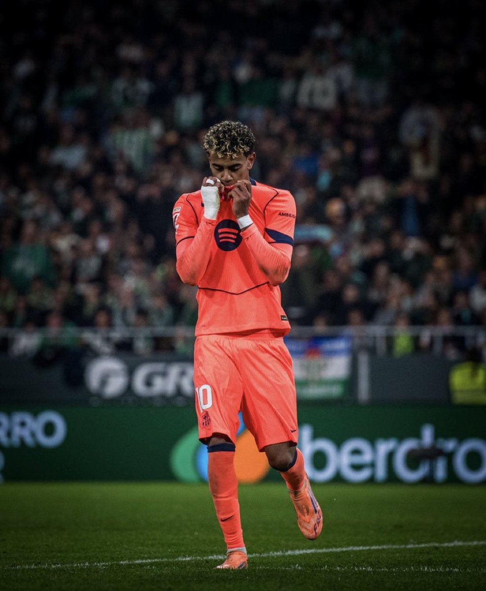 darksbinks_'s tweet image. Pour célébrer cette victoire que aucun barcelonais ne passe sans déposer son @ et on ce follow back tous !!‼️✌🏾