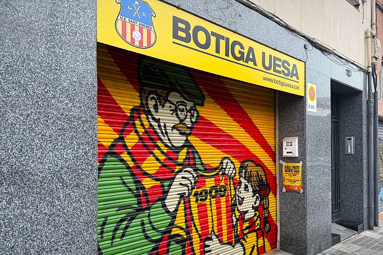 🆕 Estrenem botiga! Avui a les 16:30h 💛❤️