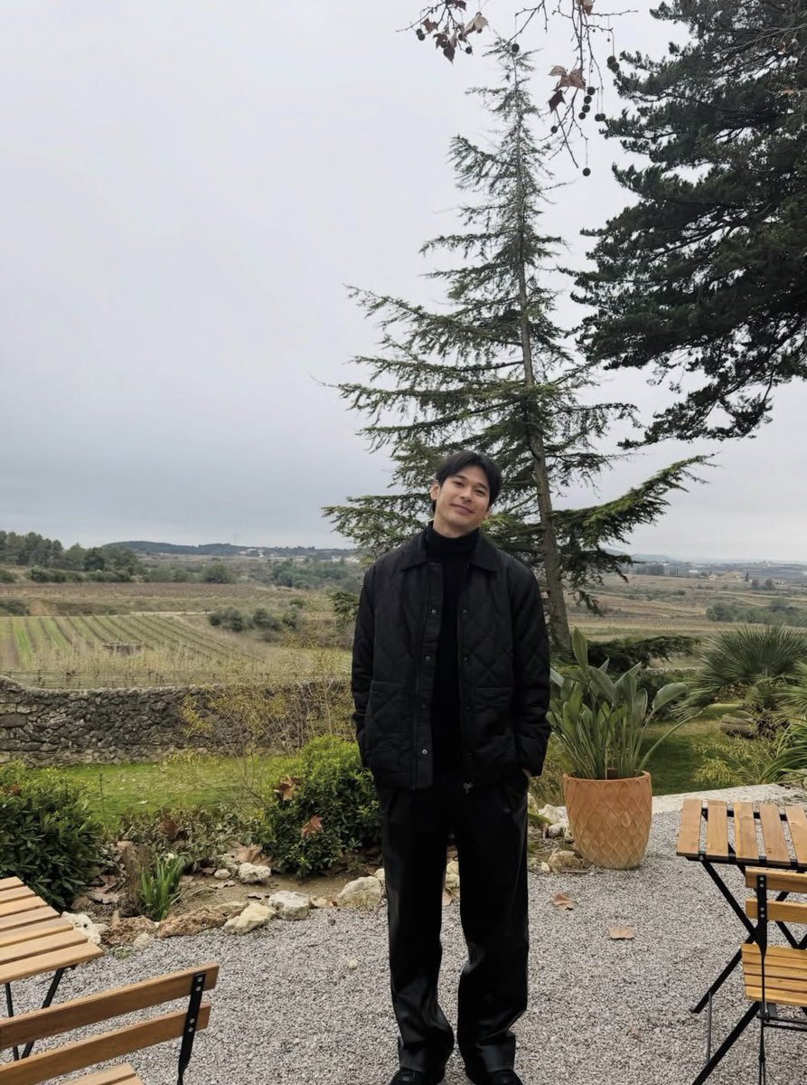 h0ranhae_'s tweet image. May you win in this lifetime bearents. Happiness looks so good on you both 🥹