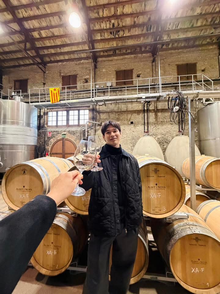 _YnnB's tweet image. Cheers to more memories, more travels, and more 'us' moments. WilBea, aging perfectly together. 🥂✨"