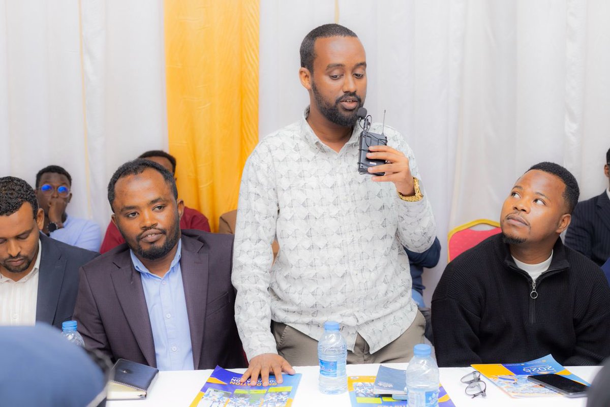 SwissEmbassyKE's tweet photo. Vibrant exchange with students @Cumogadishu. Investing in youth &amp; data🇨🇭 launched its first pilot partnership with 🇸🇴 using country systems. Implemented by @NBS_Somalia the initiative works with three Universities to equip young researchers with skills to generate&amp;analyse  data. https://t.co/kSbuJneXWY