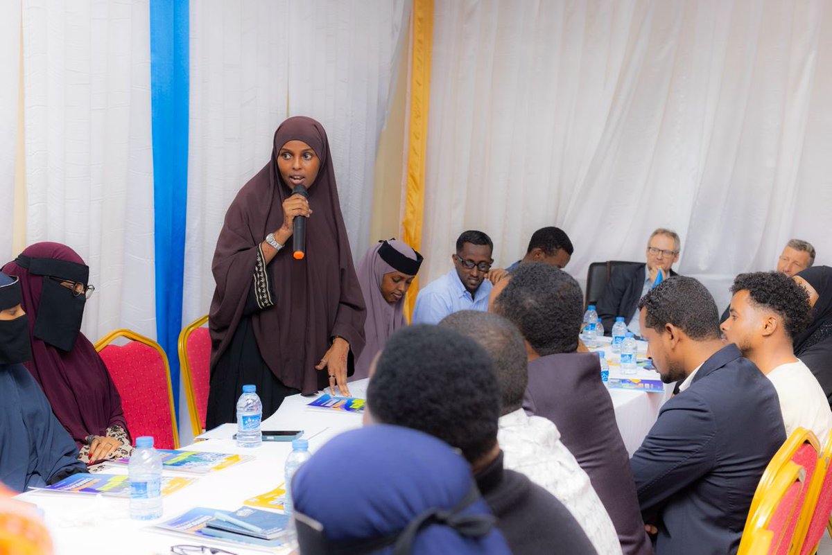 SwissEmbassyKE's tweet photo. Vibrant exchange with students @Cumogadishu. Investing in youth &amp; data🇨🇭 launched its first pilot partnership with 🇸🇴 using country systems. Implemented by @NBS_Somalia the initiative works with three Universities to equip young researchers with skills to generate&amp;analyse  data. https://t.co/kSbuJneXWY