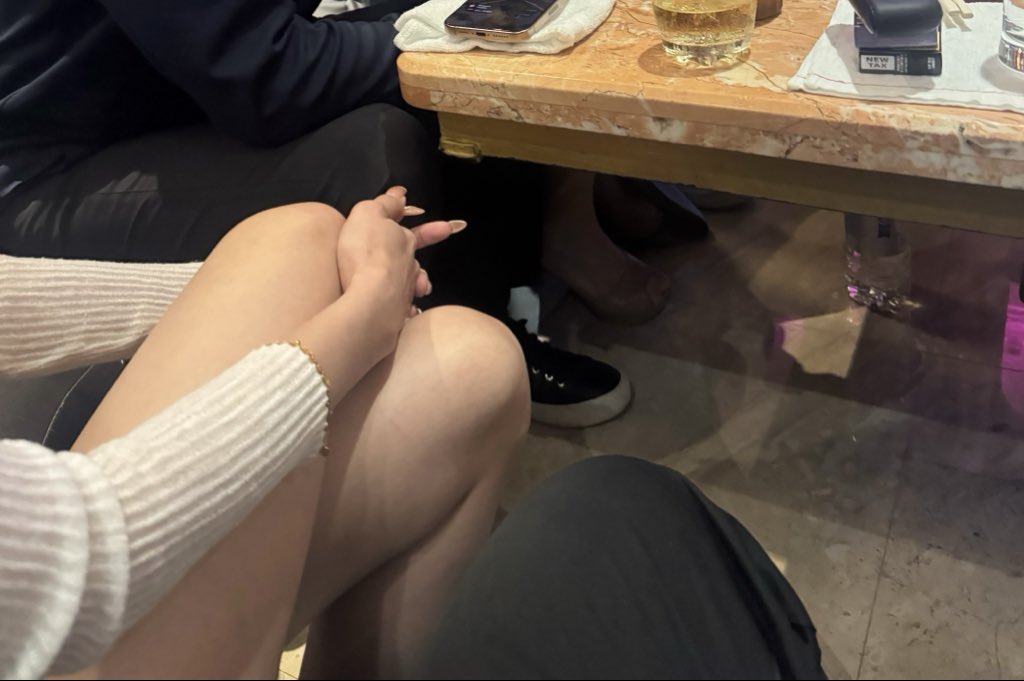 B的夜生活～～～～～

我只好在家繼續NTR🙈

下次是不是換我了～～～

#聯誼#NTR