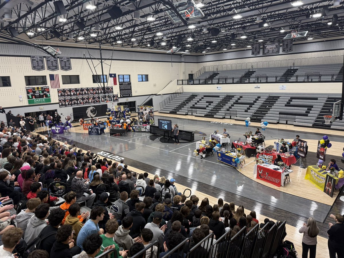 𝟐𝟎𝟐𝟔 𝐍𝐚𝐭𝐢𝐨𝐧𝐚𝐥 𝐒𝐢𝐠𝐧𝐢𝐧𝐠 𝐃𝐚𝐲

The Southside showed up for signing day! Congratulations to all of our student athletes!